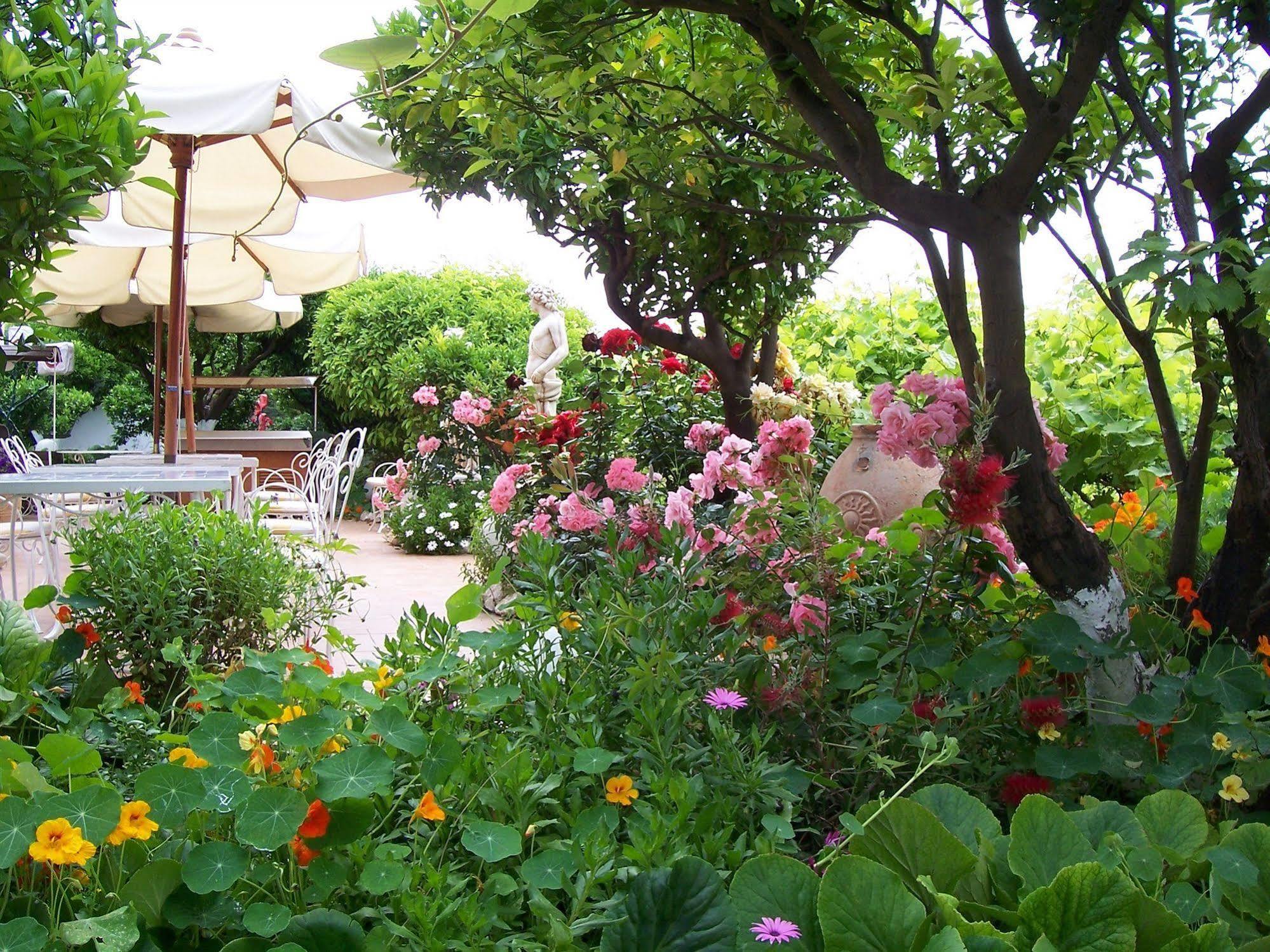 Le Hameau Hotel Saint-Paul-de-Vence Exterior photo